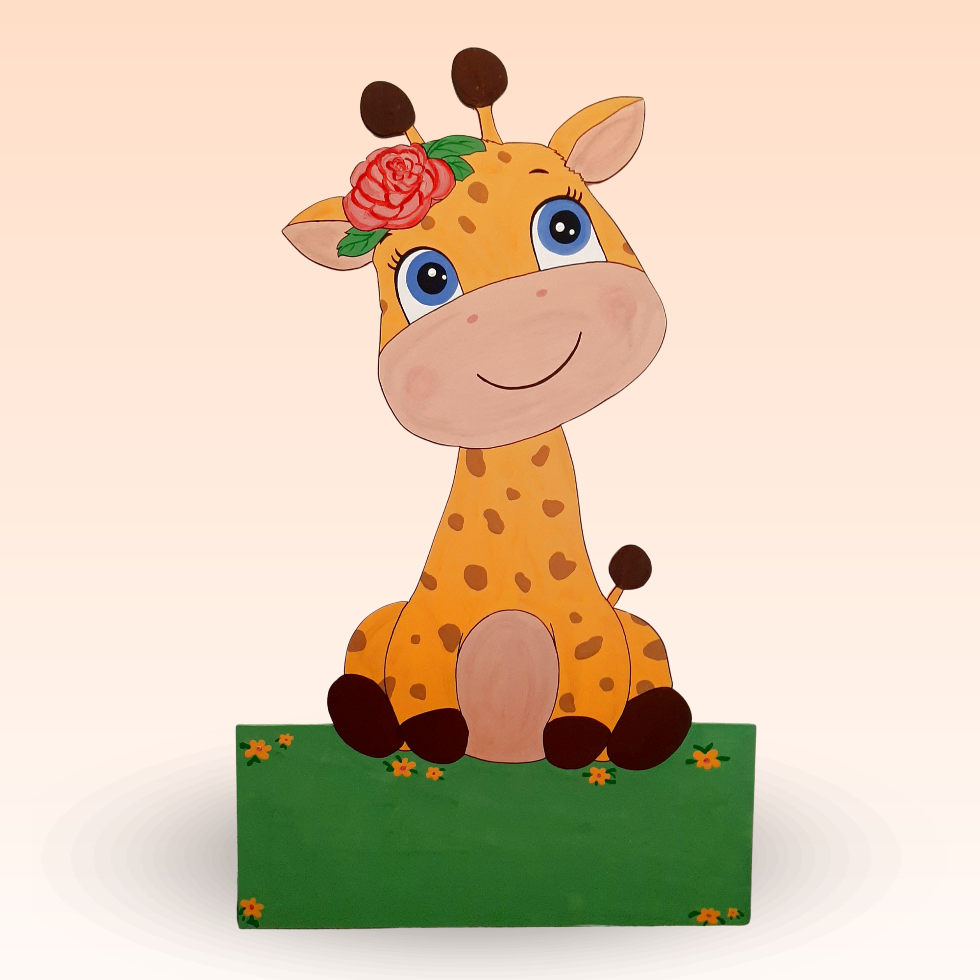 Geburtsschild/Babytafel in Form einer Giraffe. Handgefertigt von Franziska Barmettler, Geburtstafeln Luzern, in Root.