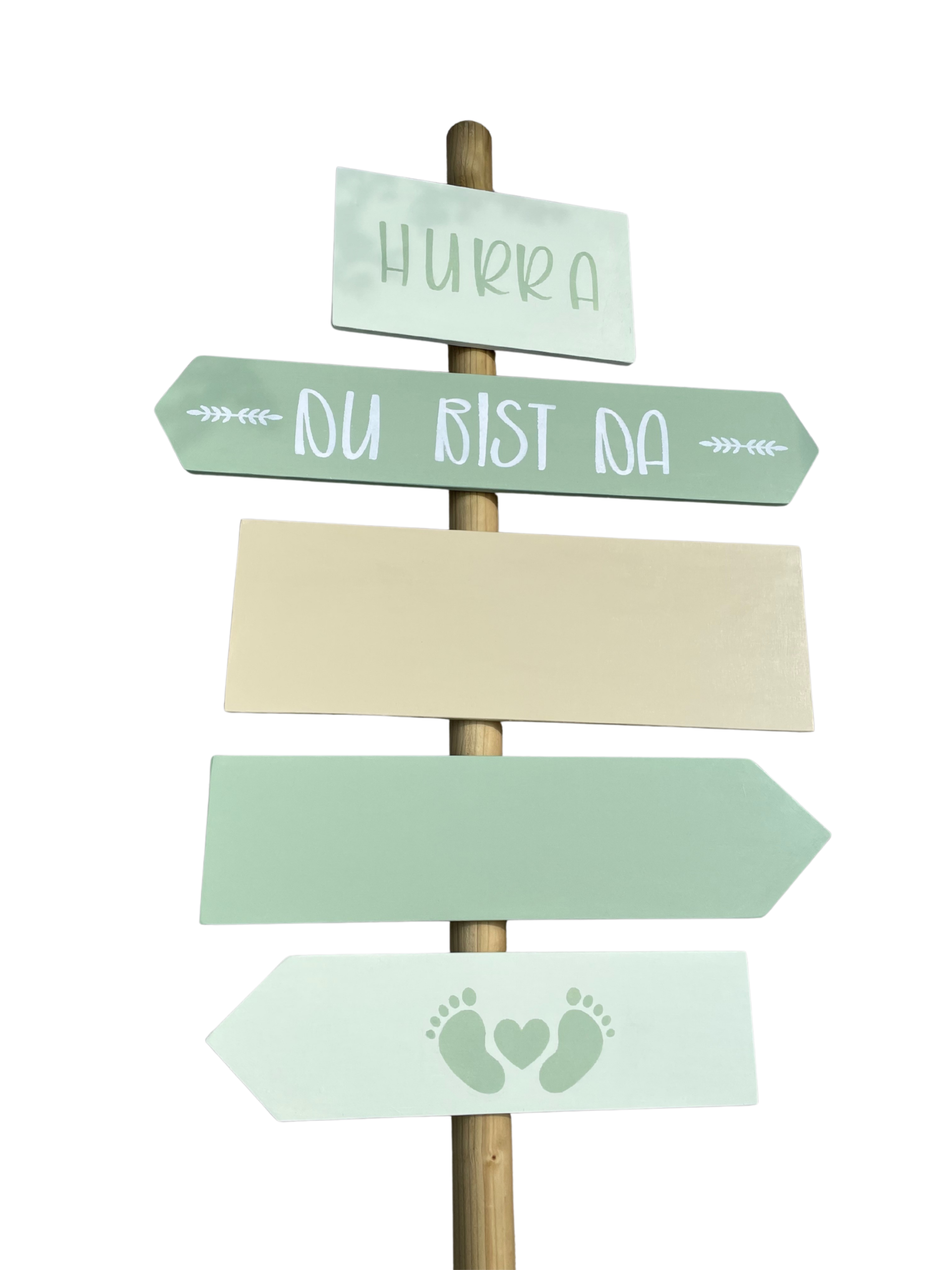 Geburtsschild/Babytafel in Form einer Giraffe. Handgefertigt von Franziska Barmettler, Geburtstafeln Luzern, in Root.